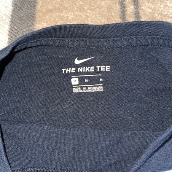🔥🔥Nike Shirt🔥🔥 - Picture 3 of 3